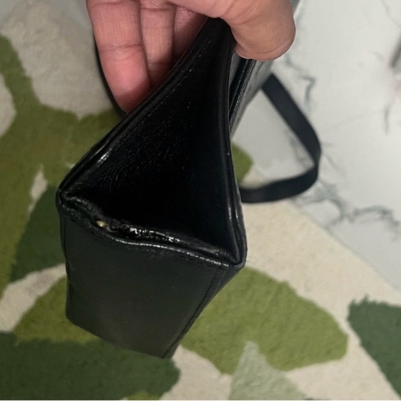 Vintage Authentic Black YSL Leather Crossbody Bag - Picture 3 of 6